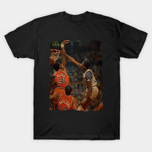 Patrick Ewing Dunking Over 7'4 Ralph Sampson, 1982. Vintage T-Shirt